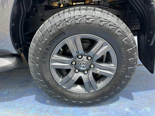 Toyota Hilux 4x4 2400cc Mt Aa