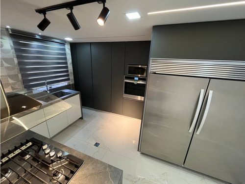 Apartamento En Venta, Res. Jade, Urb. La Soledad.