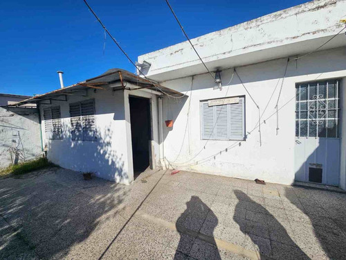 Casa 2 Dormitorios En Venta La Plata A Reciclar