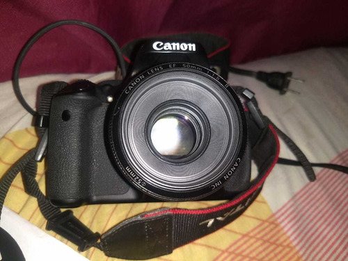 Canon T3i + Lente 50mm 1.8 + 18-135mm