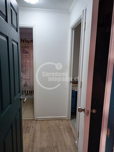 Casa En Venta De 5 Dorm. En La Florida