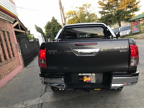 Toyota Hilux 2.8 Cd Srv 177cv 4x4 At 2016