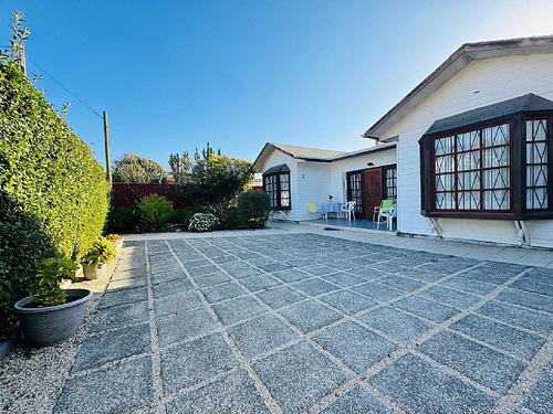 Encanto En Zapallar: Casa Amoblada 4h/2b Por 12,500 Uf