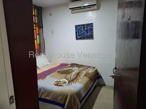 Casa De Dos Plantas En Venta En Via El Ujano Barquisimeto Lara Rc