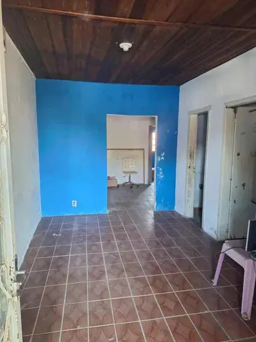 Imóvel Enorme Em Rua Asfaltada No Topo Do Bairro.