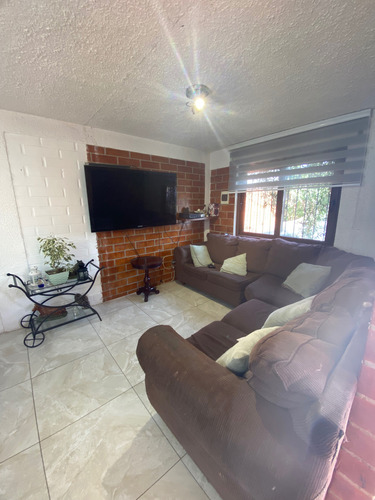 Amplia Propiedad A La Venta 3d2b Maipu (93582)