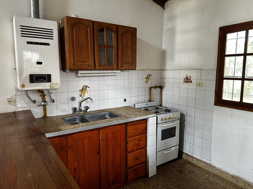 Oportunidad En El Casco Histórico De Merlo: Casa Con Potencial De Ampliacióncasa En