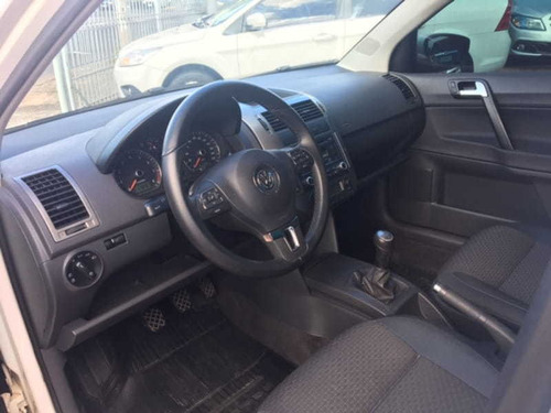 Volkswagen Polo Sedan 1.6 8v(comfort.)(totalflex) 4p