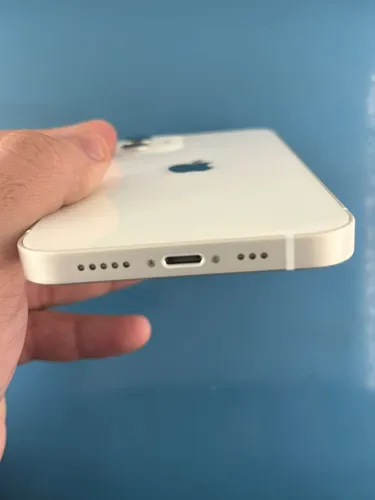 Apple Iphone 12 (128 Gb) - Branco (aparelho Com Detalhe