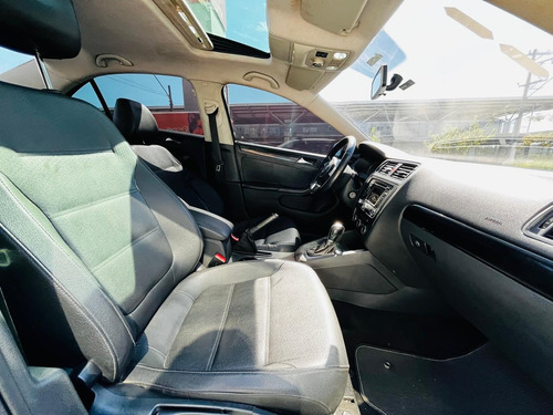 Volkswagen Jetta 2.0 Comfortline Flex 4p Automática