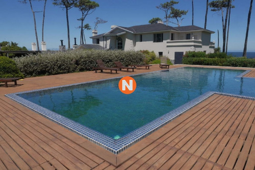 Casa En Venta Y Alquiler, Pinares, Punta Del Este, 8 Dormitorios.- Ref: 209507