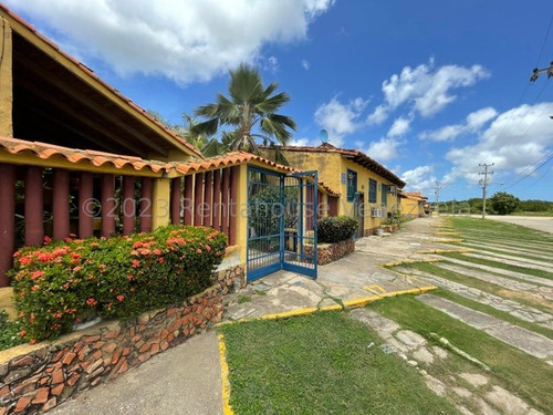 Townhouse En Chichiriviche, Ciudad Flamingo, Codg Mas 24-8226