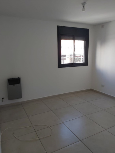 Venta Departamento 2 Dormitorios Adjudicado Regam Pilay Con Posesion Inmediata O Renta, Av Colon 1494