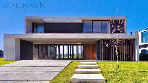 Imagen 2 de 29 de Excelente Casa A Estrenar En Lote Sobre Golf En Barrio La Calesa - Mallmann Propiedades