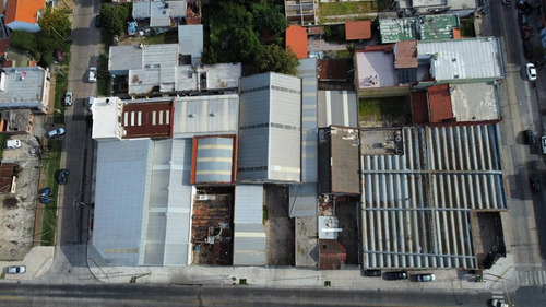 Importante Galpón En Venta Con Local Comercial