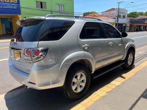 Toyota Hilux SW4 3.0 SRV 4X4 7 LUGARES 16V TURBO INTERCOOLER DIESEL 4P AUTOMÁTICO
