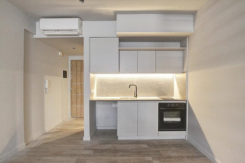 Juncal Y Cerrito. A Estrenar. 1 Y 2 Ambientes En Duplex. Piscina. Solarium. C/parrilla
