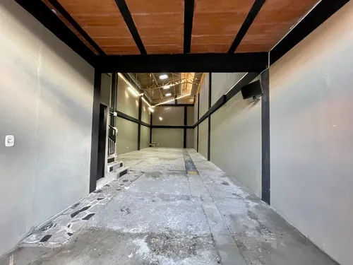 Bodega Con Local En Arriendo