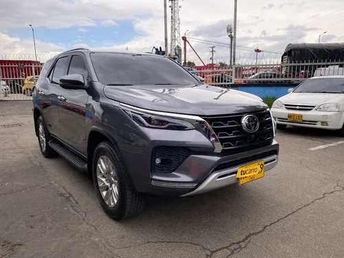 Toyota Fortuner 2.4 SRV AT