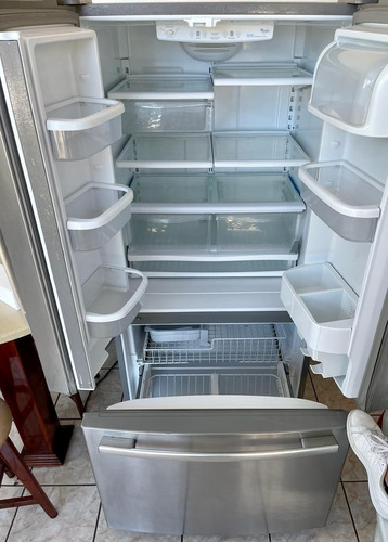 Imagen 3 de 7 de Refrigeradora Whirpool De 3 Puertas