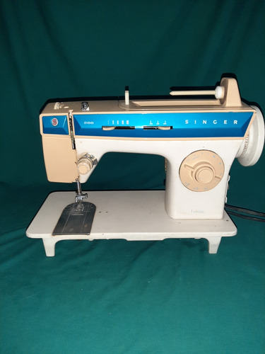 Máquina De Coser Singer 288 