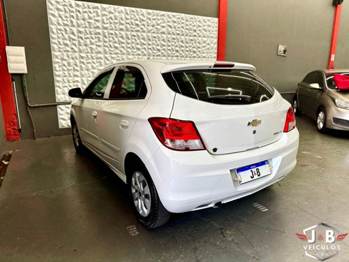 Chevrolet Onix 1.0 MPFI LT 8V FLEX 4P MANUAL