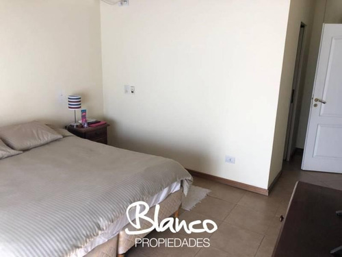 Muy Linda Casa A La Venta En El Barrio La Lomada - Pilar