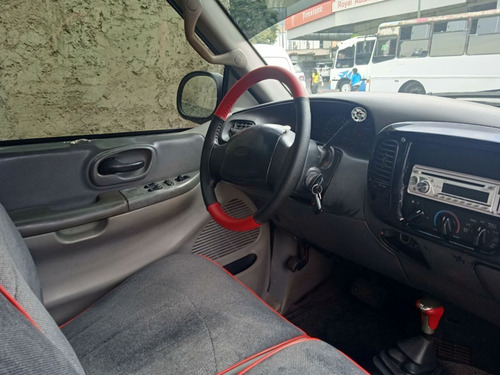 Imagen 8 de 10 de Ford F-150 Pickup V8 2001