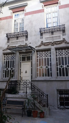 Imagen 18 de 20 de Se Vende Casa En Edificio De Época Reformado, Muy Seguro!