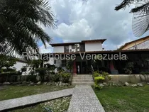 Comprar Bella Quinta En Venta Urb El Castaño Zona Privada Con Planta Eléctrica, Maracay 25-10299 Hc