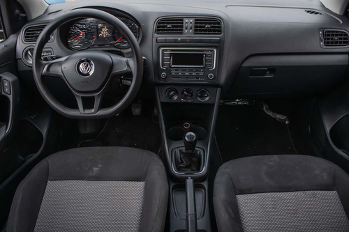 Imagen 6 de 10 de Volkswagen Vento Startline 1.6l L4 105hp Mt 2020