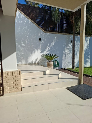 Venta Casa -pileta-5 Amb-pileta-cochera-quincho.