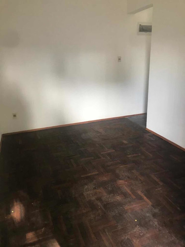 Alquilo Amplia Casa De 2 Dorm Azotea Transita Brazo Oriental