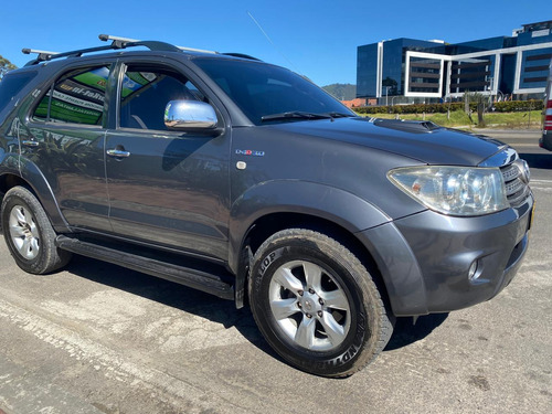 Toyota Fortuner 3.0 Sr5