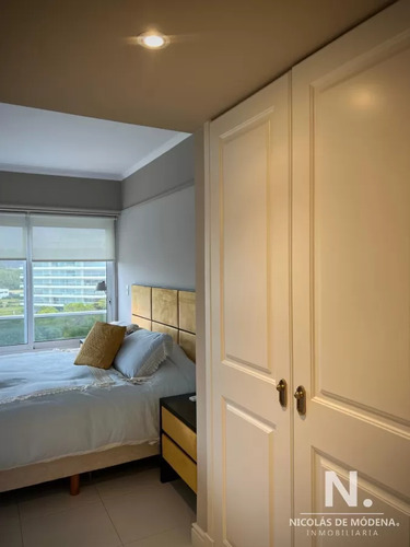 Espectacular Departamento En Venta Frente Al Mar, Penthouse De 4 Dormitorios. Punta Del Este