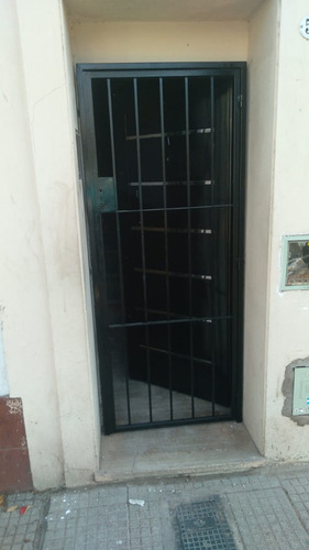 P.h. Tipo Casa 4 Ambientes Mas Dependencia, Floresta.