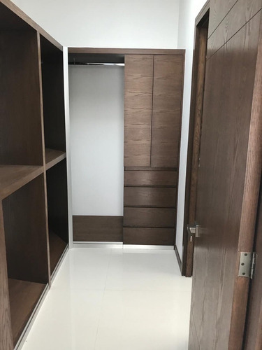Hermosa Residencia En La Ceiba A La Venta