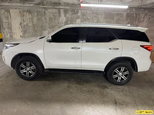 Toyota Fortuner 2.7l SRV