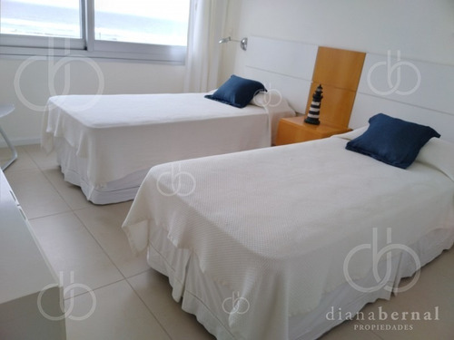 Apartamento En Primera Linea De Playa Brava Totalmente Reciclado - Ref: 54415