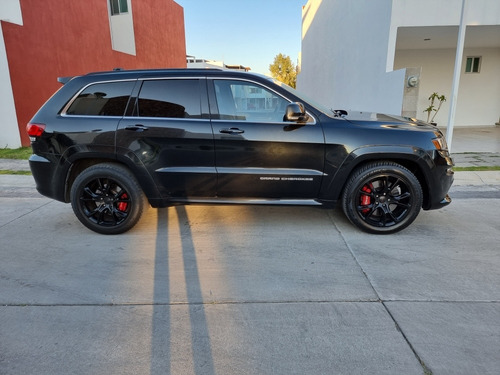 Imagen 6 de 12 de Jeep Grand Cherokee 2014 6.4 Srt-8 4x4 Mt