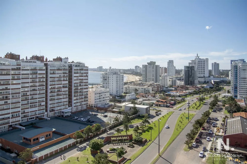 Departamento En Venta Con Vista Al Mar En Torre Imperiale.