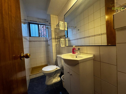 Departamento En Arriendo De 3d+3b, Con Patio. Las Condes