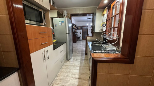 Casa 4 Ambientes Con Patio, Venta R. De Escalada