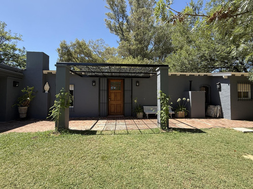 Encantadora Casa Quinta A La Venta En El Prestigioso Barrio La Araucaria| Lobos