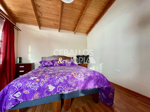 Casa En Venta De 7 Dorm. En Quilpué