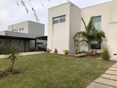 Imagen 12 de 20 de Casa En Venta En San Benito, Villanueva, Tigre