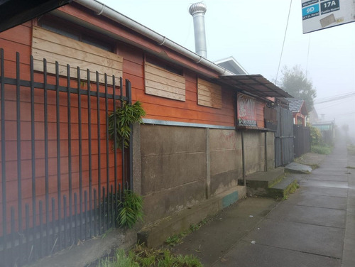 Vendo Casa Amplia De 2 Dorm. Con Local Comercial En Temuco.