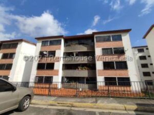  #24-15807  Excelente  Apartamento En La Quinta 