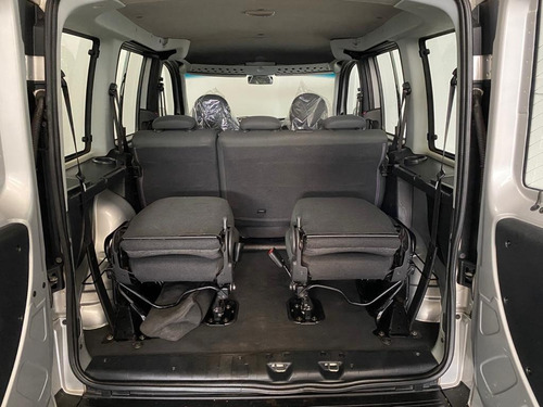 Fiat Doblò Essence 1.8 16v (flex)