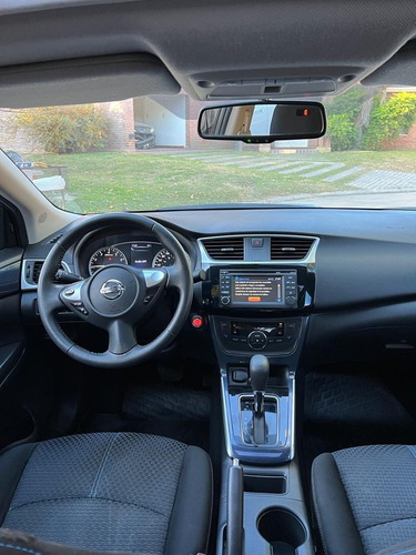 Imagen 17 de 18 de Nissan Sentra 2018 2.0 Sr